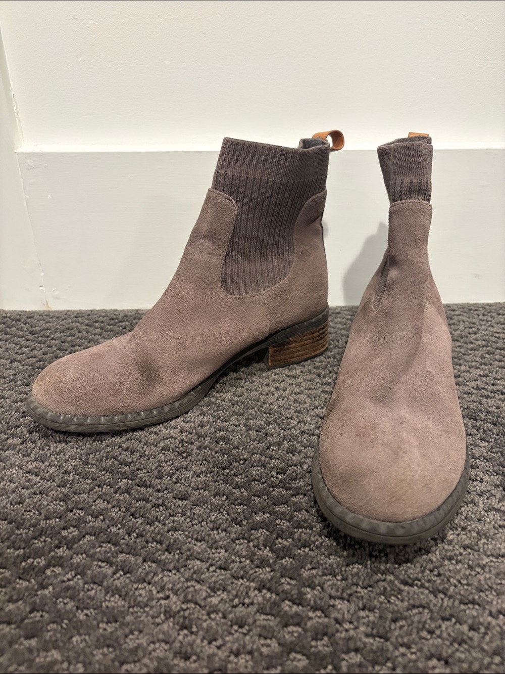 Women's Grey Suede Ankle Bootie with Knit Collar Gentle Souls Like New